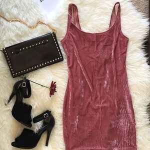Breanne pink velvet bodycon dress